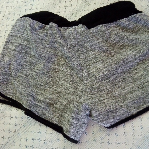 Shorts - Picture 2 of 3